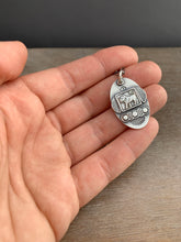 Load image into Gallery viewer, Sterling silver lion pendant