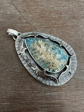 Load image into Gallery viewer, Birds and cloud pendant