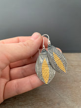 Load image into Gallery viewer, Keum Boo Triangle Pattern Earrings