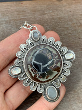 Load image into Gallery viewer, Septarian pendant