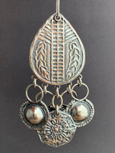 Load image into Gallery viewer, Jingly Medallion