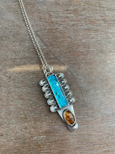 Load image into Gallery viewer, Apatite and Montana agate medallion