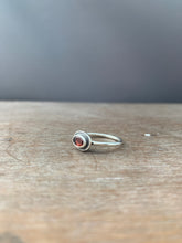 Load image into Gallery viewer, Garnet ring size 7