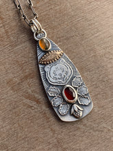 Load image into Gallery viewer, Mossy agate and garnet bear pendant