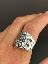 Load image into Gallery viewer, Medium Size 9.5 moon, stars, and feathers shield ring