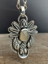 Load image into Gallery viewer, Moonstone elaborate pendant