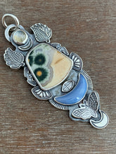 Load image into Gallery viewer, Moth Moon Medallion