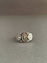 Load image into Gallery viewer, Small size 7 Eye and feather ring