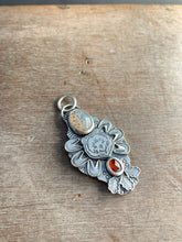 Load image into Gallery viewer, Balance listing for Anna. Dendritic agate and garnet bear pendant