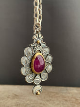 Load image into Gallery viewer, Pink Sapphire Set in 22k Gold