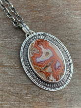Load image into Gallery viewer, Tee pee canyon agate medallion