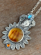 Load image into Gallery viewer, Mountain lion pendant