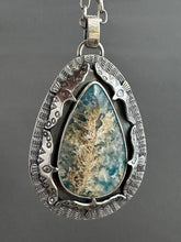 Load image into Gallery viewer, Birds and cloud pendant