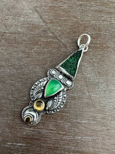 Load image into Gallery viewer, Uvarovite chrysoprase and citrine with 22k gold accents medallion