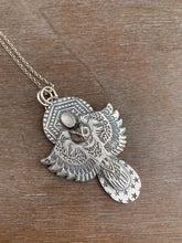 Load image into Gallery viewer, Faceted Moonstone owl