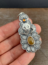 Load image into Gallery viewer, Mountain lion sapphire pendant