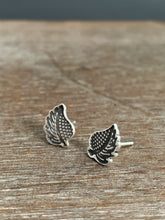 Load image into Gallery viewer, Wing stud earrings