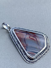 Load image into Gallery viewer, Zebra hichoryite medallion