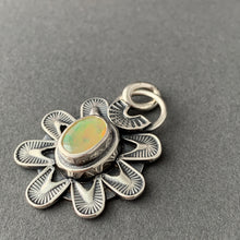 Load image into Gallery viewer, Opal pendant
