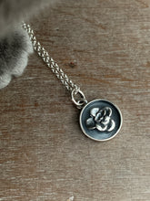 Load image into Gallery viewer, Succulent pendant #2