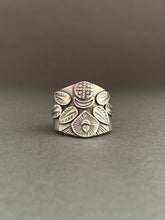 Load image into Gallery viewer, Medium Size 7.5 moon and feathers shield ring