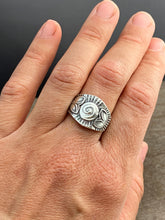 Load image into Gallery viewer, Medium size 8 swirl symbol shield ring
