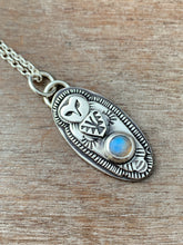 Load image into Gallery viewer, Owl pendant #18 - Labradorite