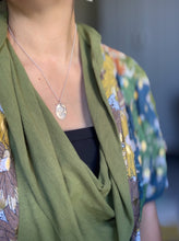 Load image into Gallery viewer, Bee Medium Oval Charm