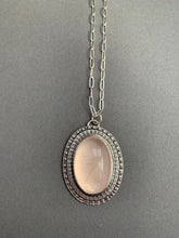 Load image into Gallery viewer, Rose quartz pendant