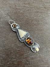 Load image into Gallery viewer, Citrine and Montana agate set in 22k gold medallion