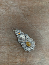 Load image into Gallery viewer, Mountain lion sapphire pendant