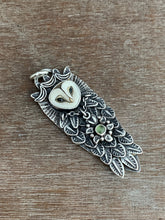 Load image into Gallery viewer, Owl Queen 2