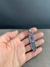 Load image into Gallery viewer, Hummingbird skull and garnet