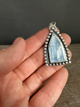 Load image into Gallery viewer, Kyanite beaded window