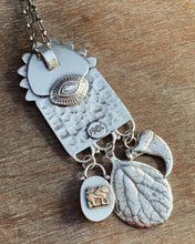 Load image into Gallery viewer, Plume agate medallion