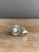 Load image into Gallery viewer, Sun ring size 7.5