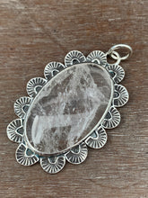 Load image into Gallery viewer, Quartz pendant