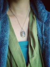 Load image into Gallery viewer, Orange dendritic quartz