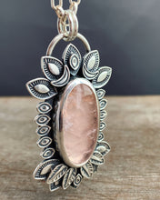 Load image into Gallery viewer, Rose quartz pendant