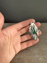 Load image into Gallery viewer, Peanut wood and chrysoprase antler medallion