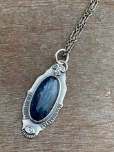 Load image into Gallery viewer, Blue kyanite pendent
