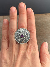 Load image into Gallery viewer, Shield Ring 5