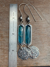 Load image into Gallery viewer, Apatite and moonstone earrings with dangling mandala