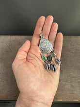 Load image into Gallery viewer, Seed pods Medallion