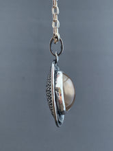 Load image into Gallery viewer, Included quartz double sided medallion