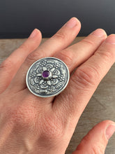 Load image into Gallery viewer, Shield Ring 5