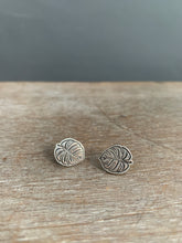 Load image into Gallery viewer, Monstera leaf stud earrings