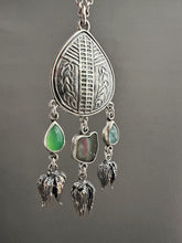 Load image into Gallery viewer, Seed pods Medallion