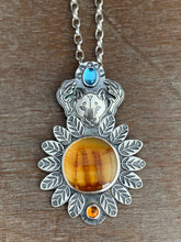 Load image into Gallery viewer, Mountain lion pendant