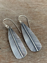 Load image into Gallery viewer, Medium/small Stamped silver feather earrings